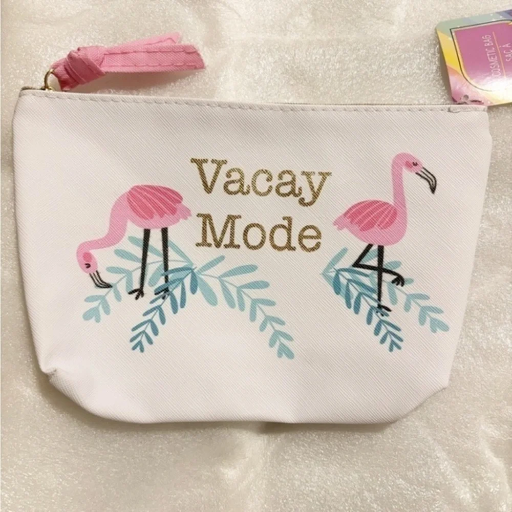Cosmetic bag vacay mode